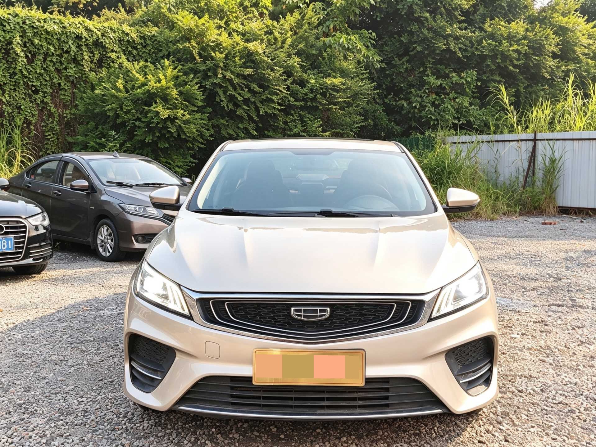 2019 car image #2