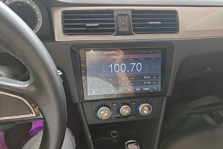 Skoda Rapid 2018 car image #13