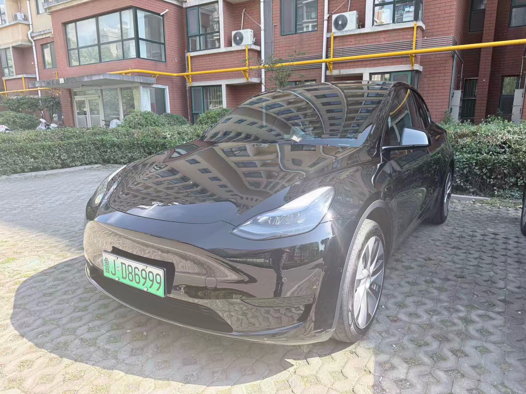 Tesla Model Y 2023 Tesla Model Y 2023 car image