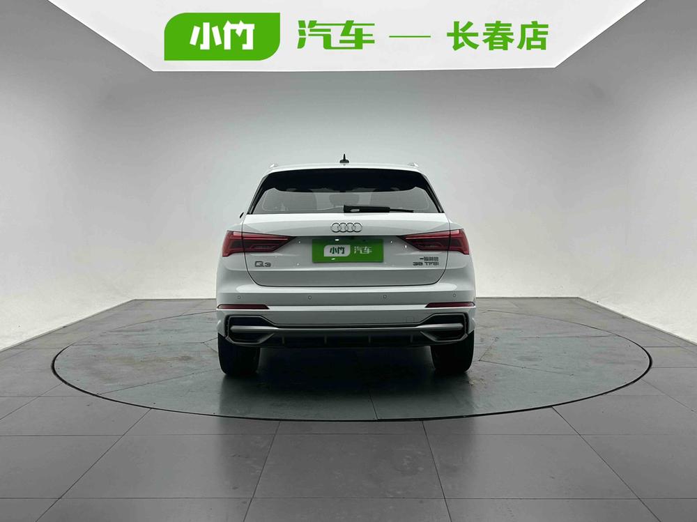 Audi Q3 2022 car image #4