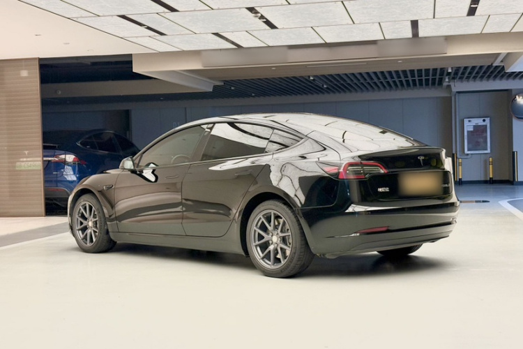 Tesla Model 3 2023 car image #8