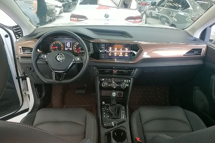 Volkswagen Tharu 2019 #10 Volkswagen Tharu 2019 car image #10