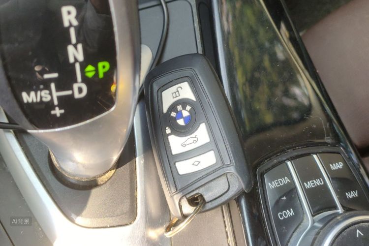 BMW 3 Series 2019 #10 BMW 3 Series 2019 car image #10
