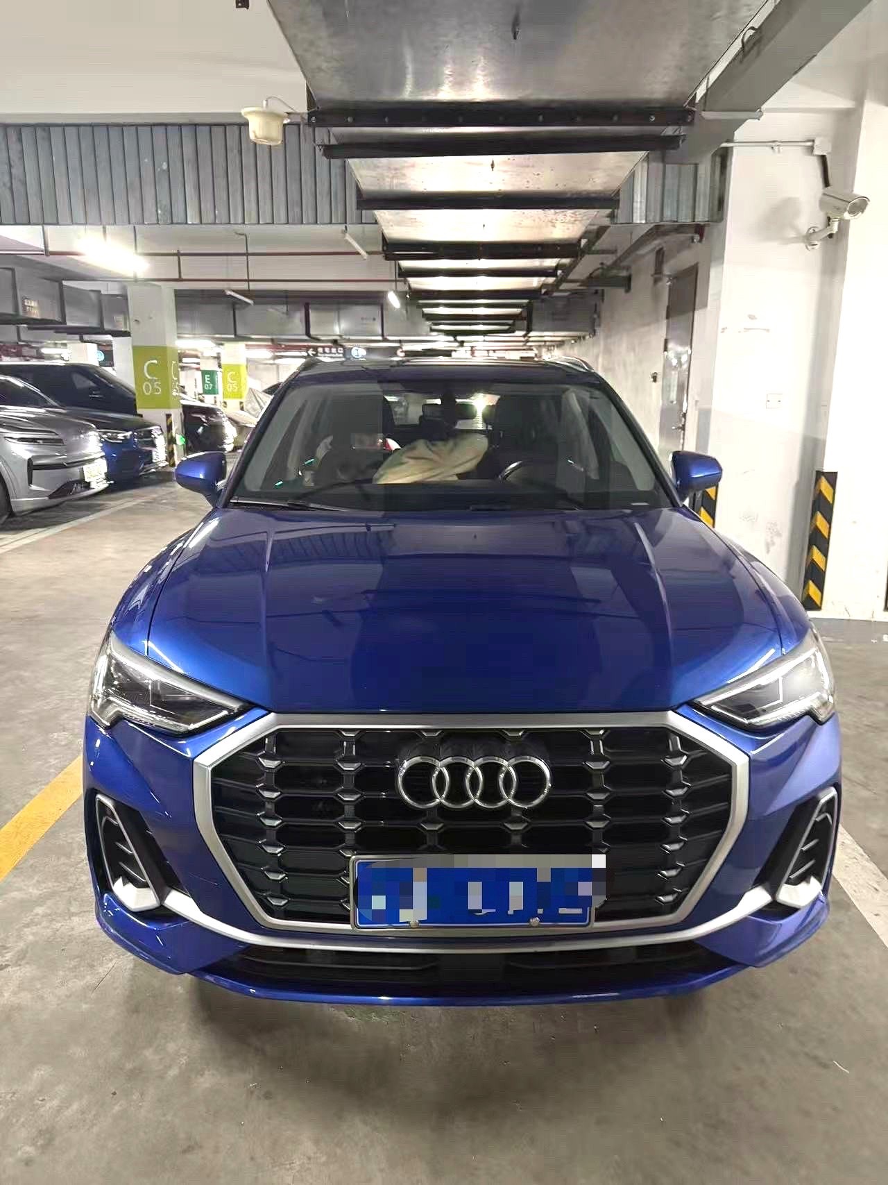 Audi Q3 2019 car image #4