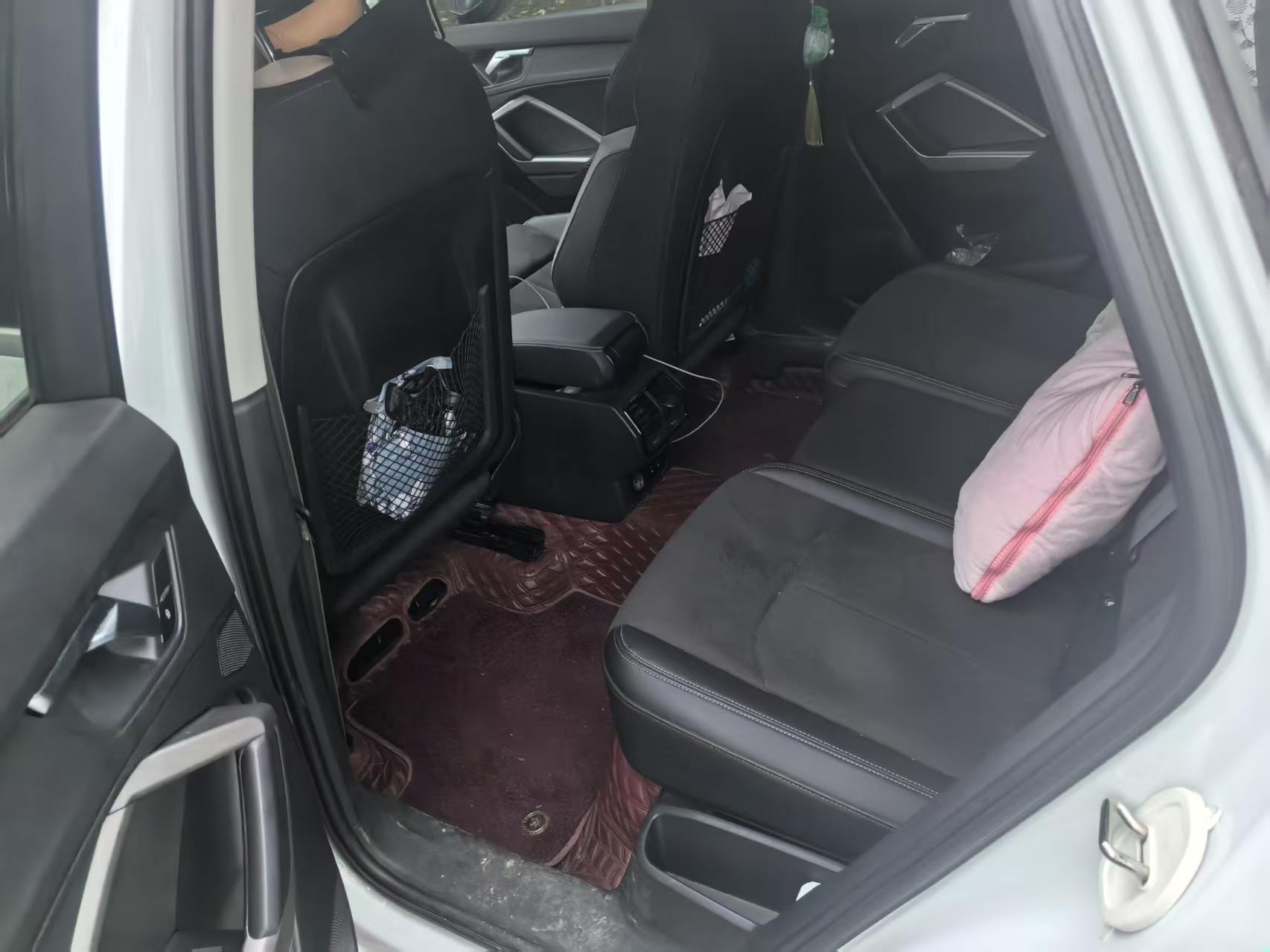 Audi Q3 2023 car image #5