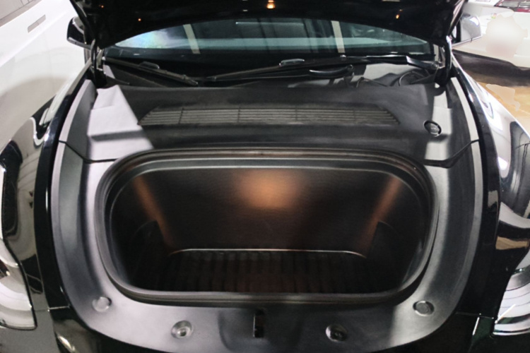 Tesla Model Y 2022 #20 Tesla Model Y 2022 car image #20