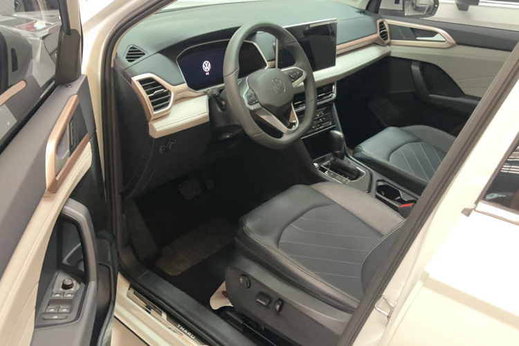 Volkswagen Tharu 2024 car image #25