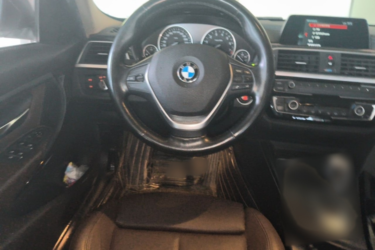BMW 3 Series 2018 car image #15