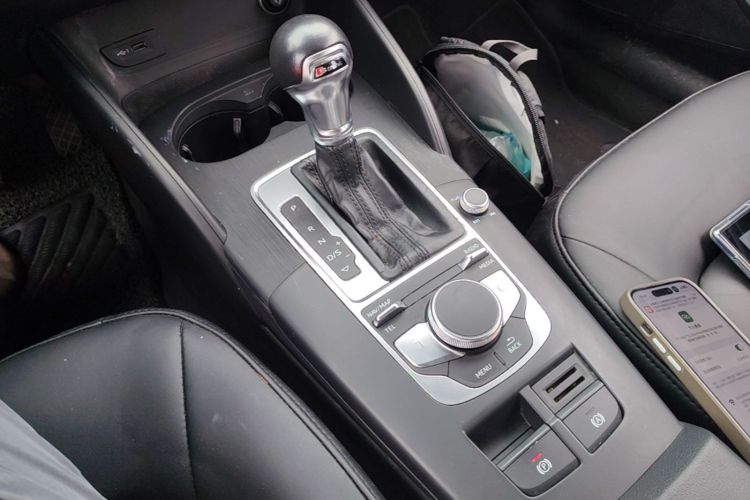 Audi A3 2019 car image #14