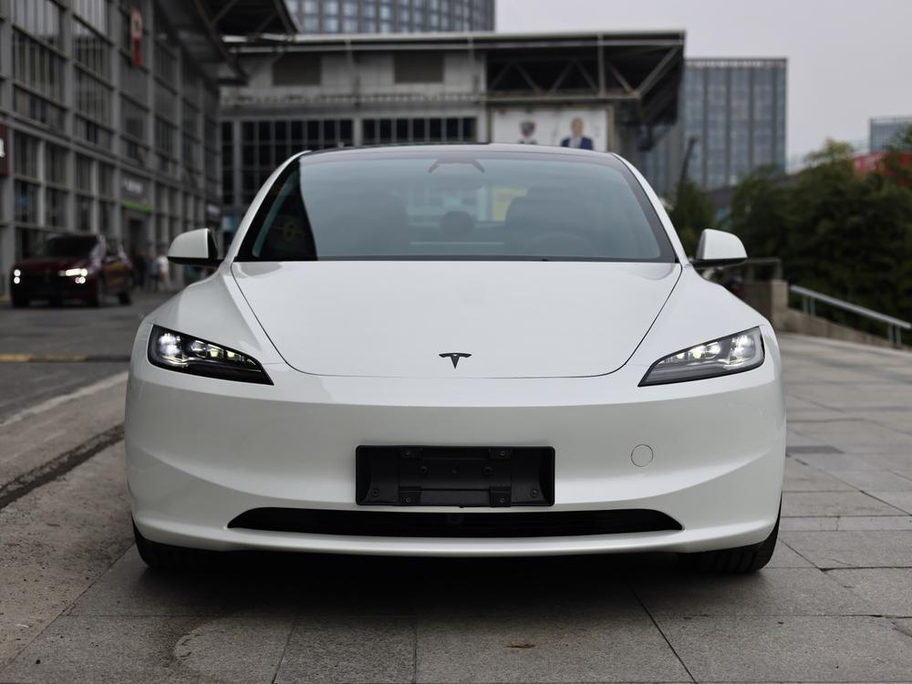 Tesla Model 3 2025 #2 Tesla Model 3 2025 car image #2