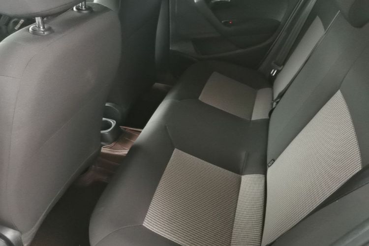 Volkswagen Polo 2018 car image #17