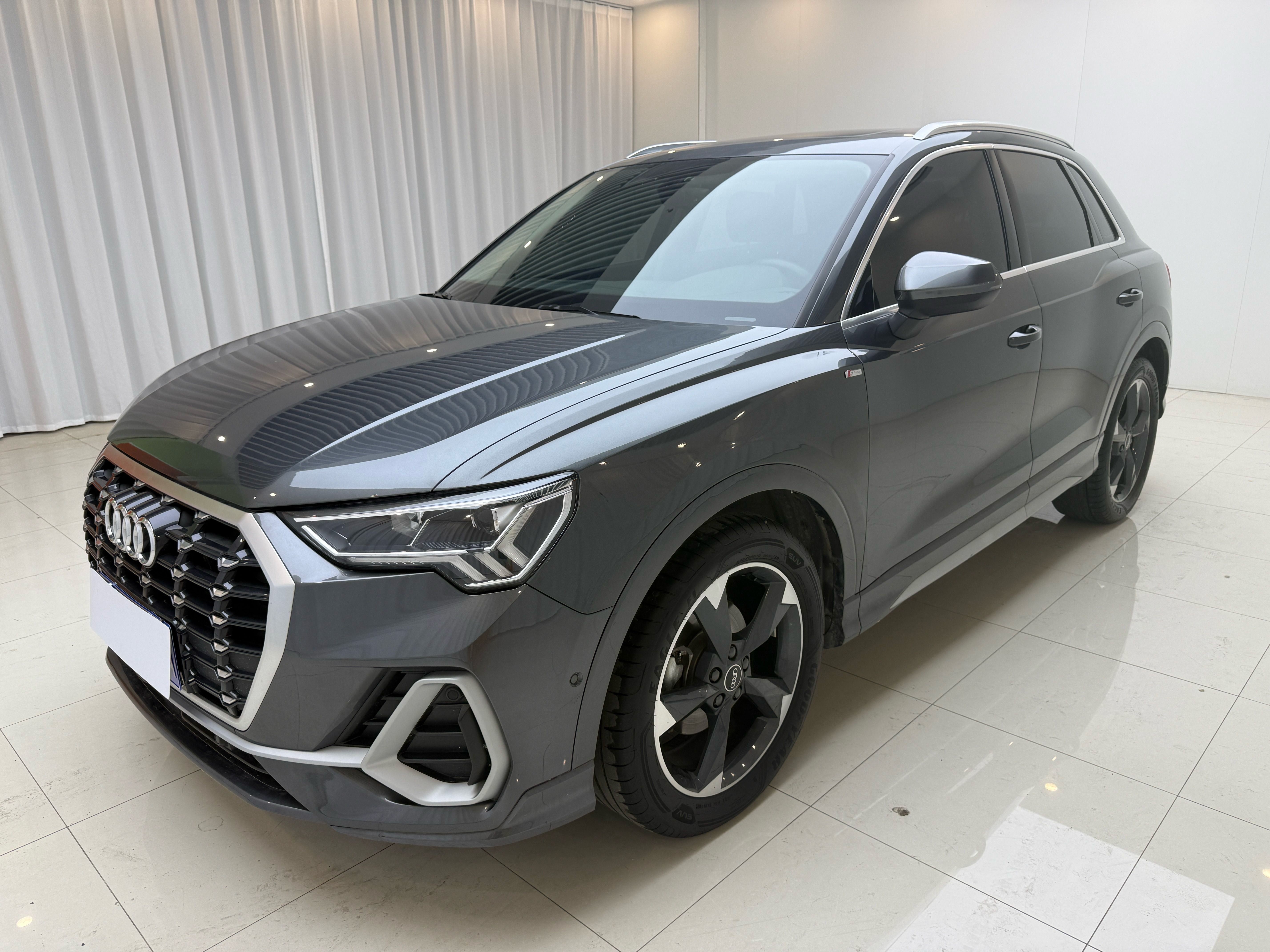 Audi Q3 2023 car image 