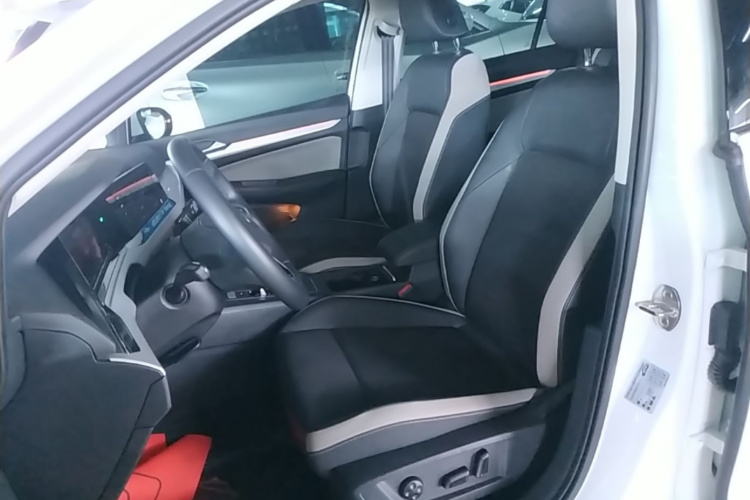 Volkswagen Golf 2022 car image #15