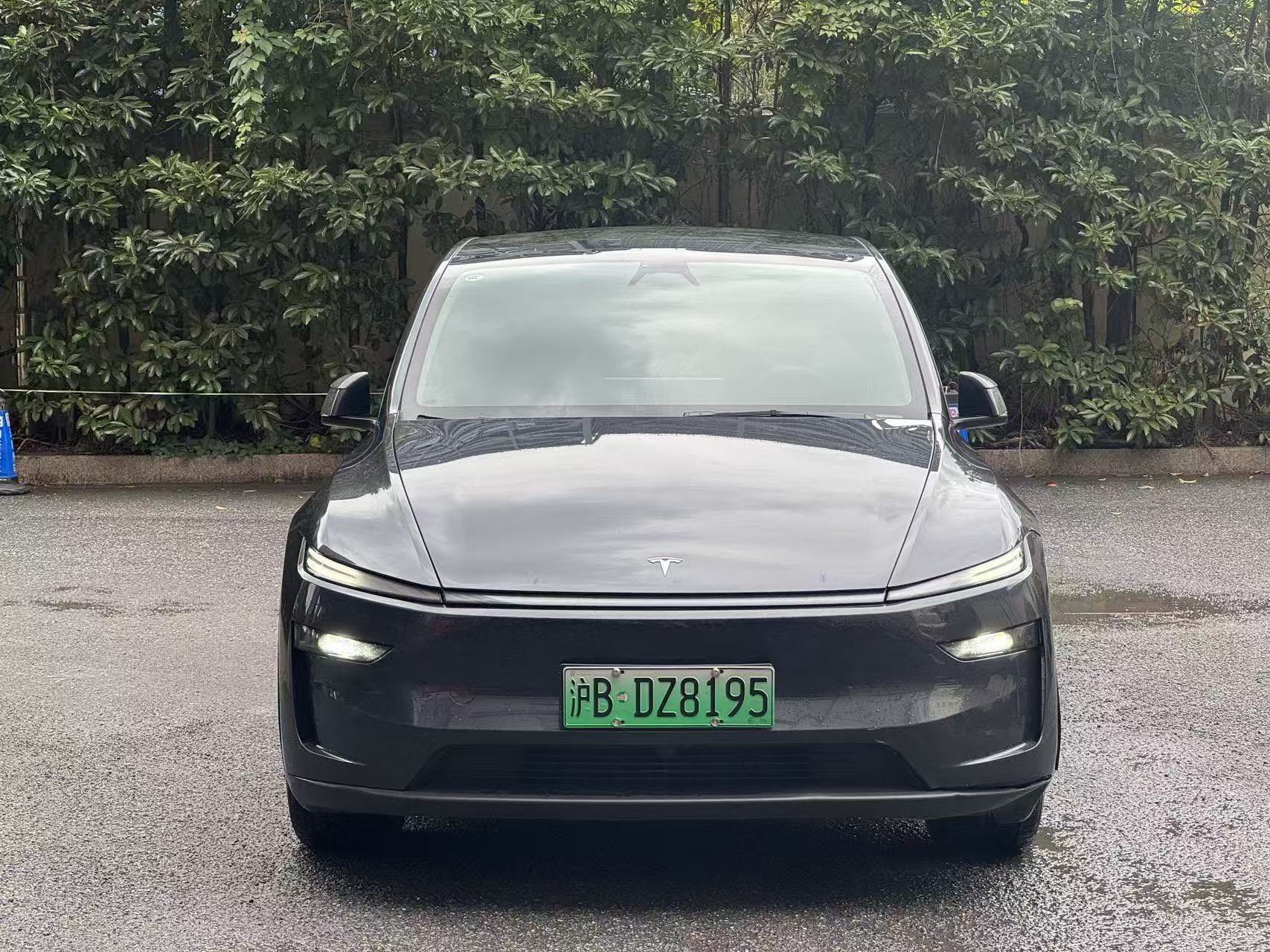 Tesla Model Y 2025 immagine di auto #4