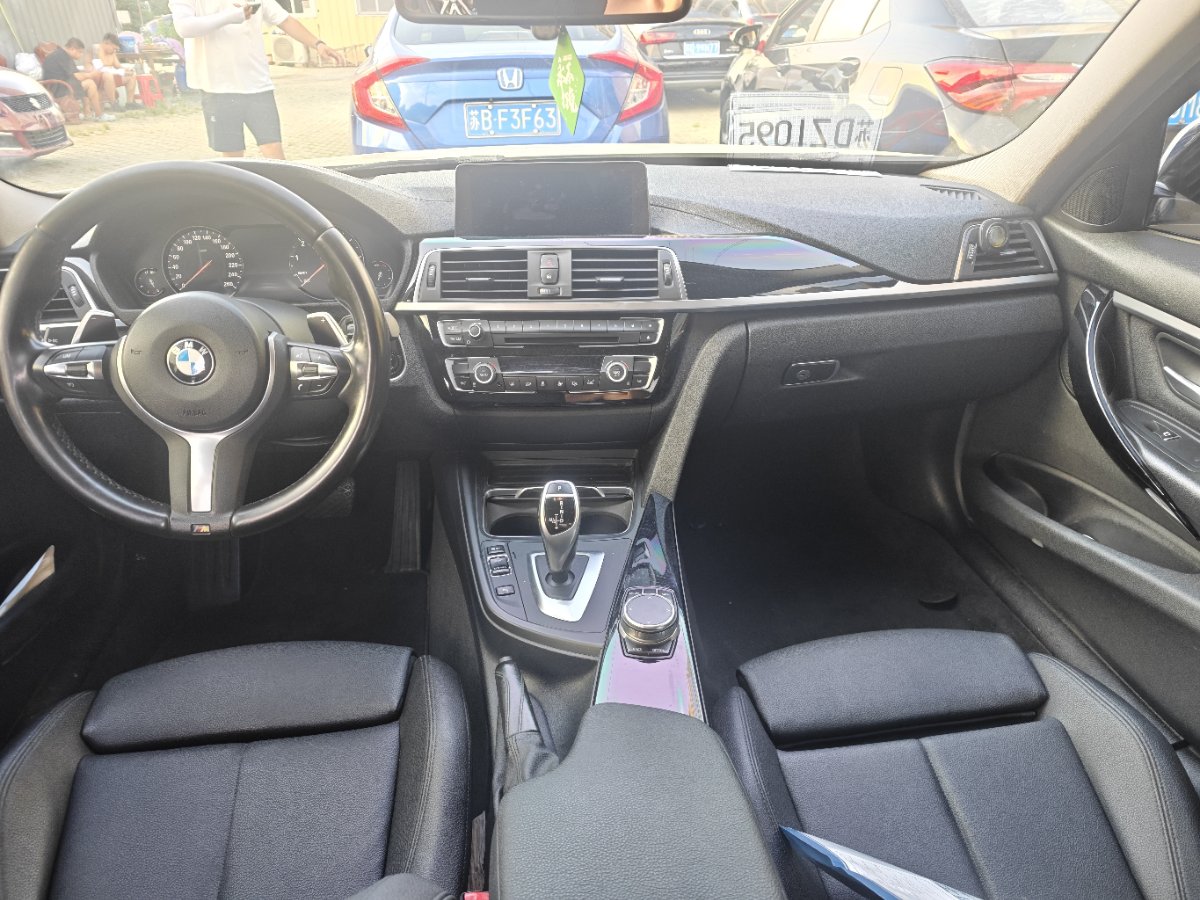 BMW 3 Series 2019 #6 BMW 3 Series 2019 car image #6