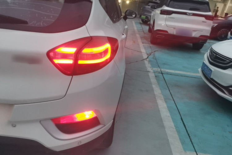 GEELY Emgrand GS 2017 car image #8