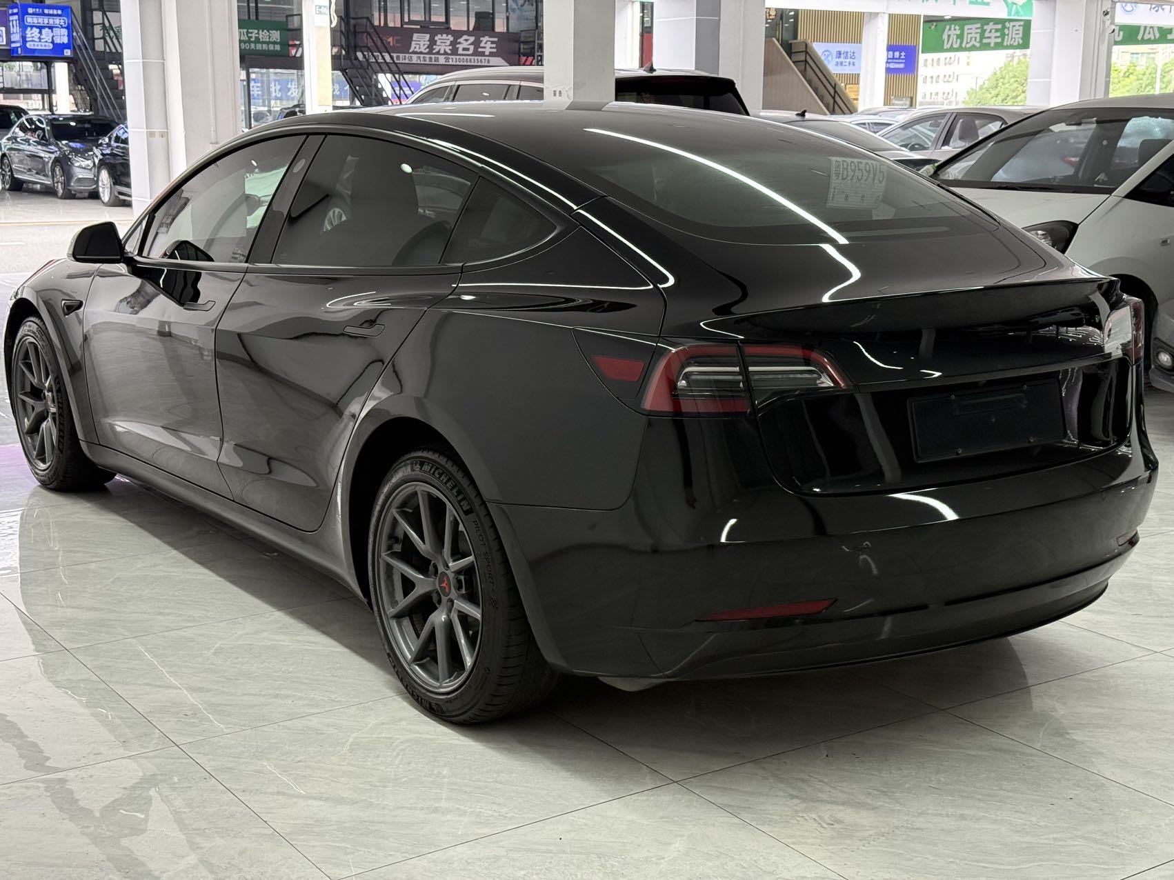 Tesla Model 3 2023 car image #5