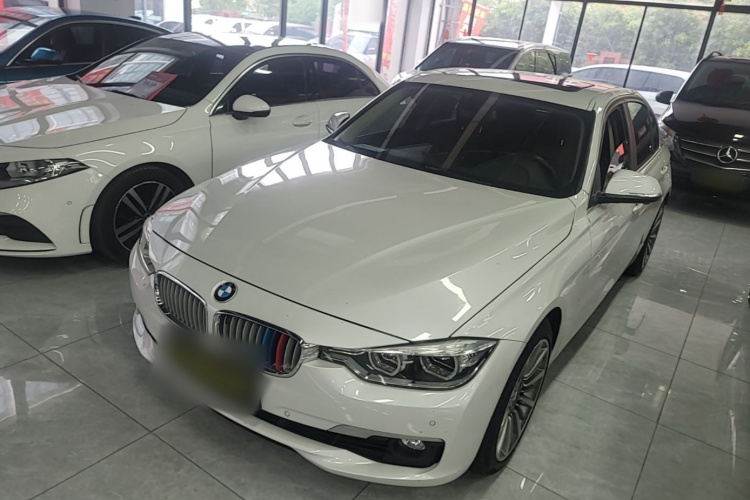 BMW 3 Series 2019 car image #2