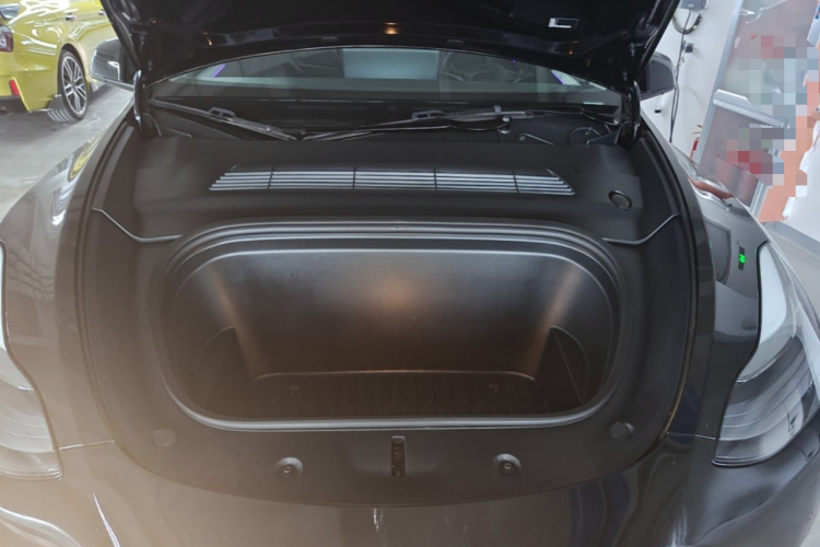 Tesla Model Y 2022 immagine di auto #20