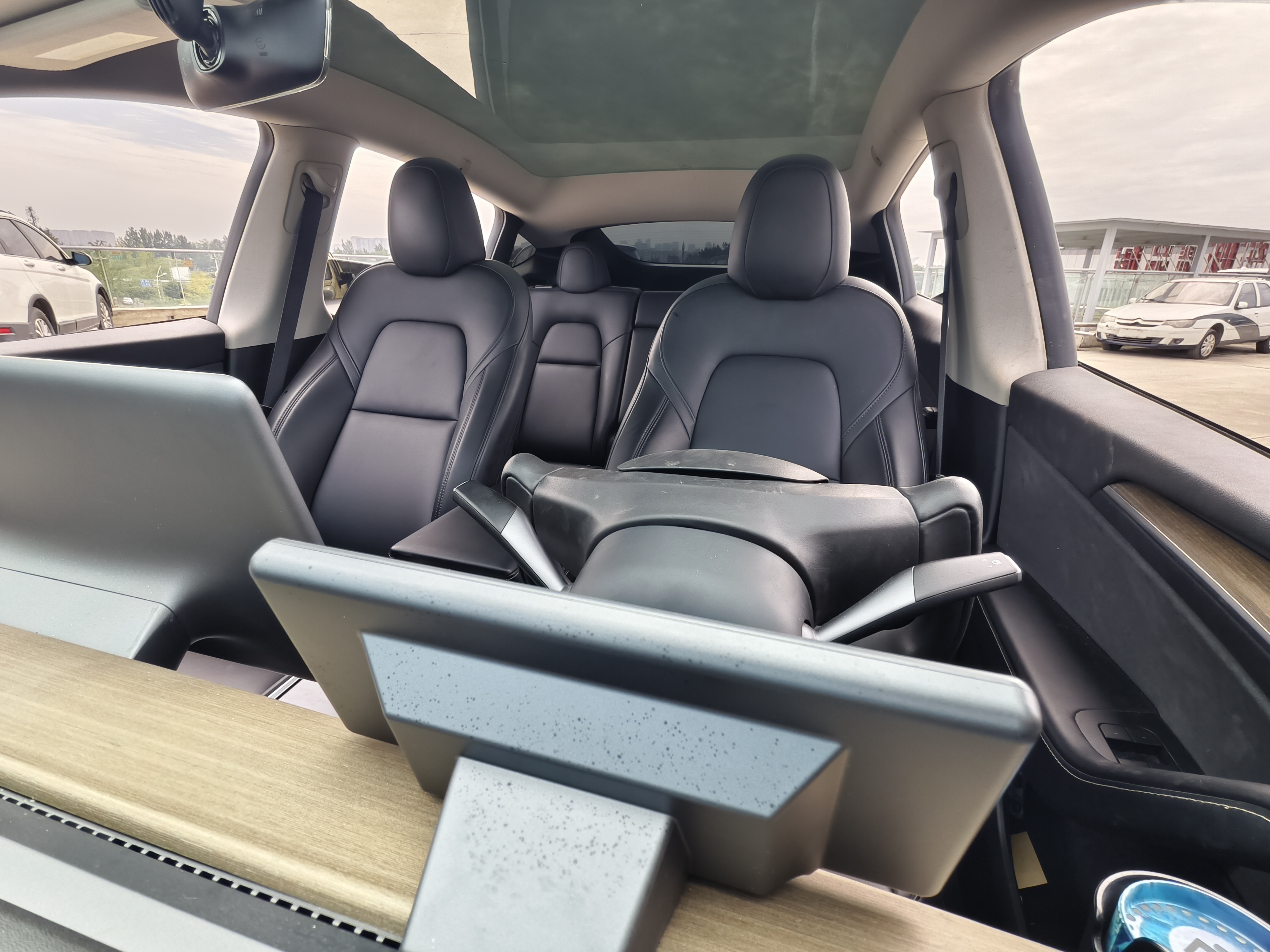 Tesla Model Y 2023 #18 Tesla Model Y 2023 car image #18