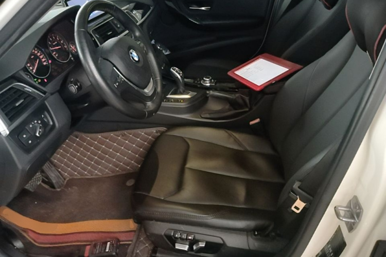 BMW 3 Series 2017 #15 BMW 3 Series 2017 car image #15