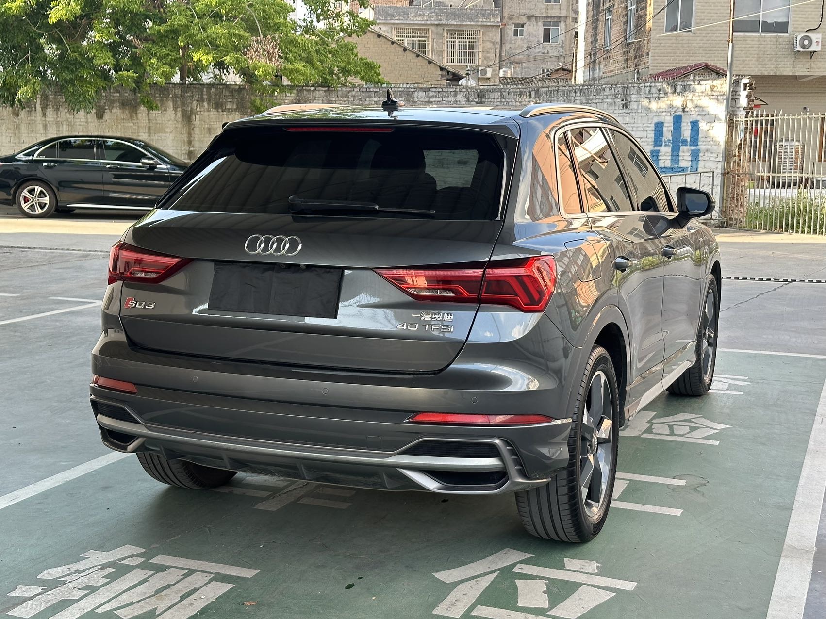 Audi Q3 2019 car image #7