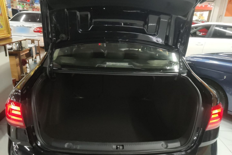 Volkswagen Lavida 2015 car image #19