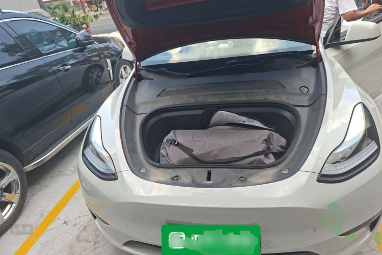 Tesla Model Y 2022 car image #22