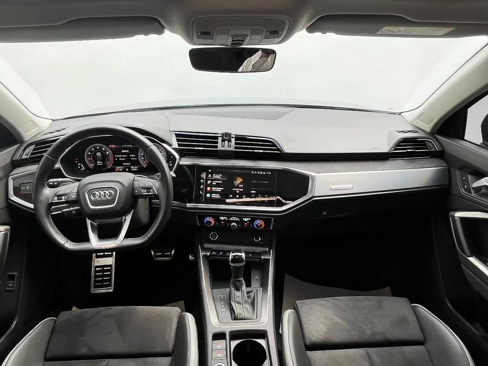 Audi Q3 2023 car image #6