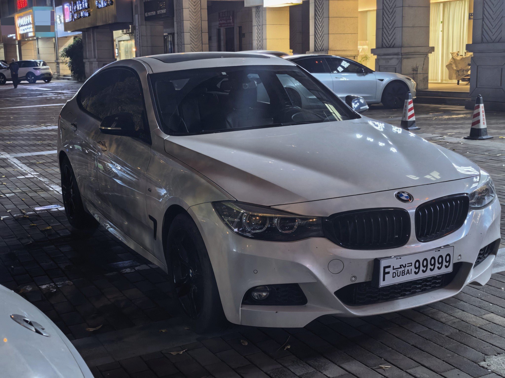 BMW 3 Series GT 2019 #2 BMW 3 Series GT 2019 صورة سيارة #2