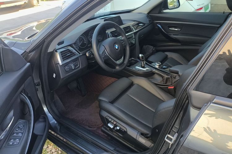 BMW 3 Series GT 2018 car image #16