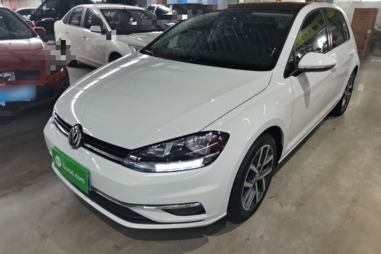 Volkswagen Golf 2020 car image #2