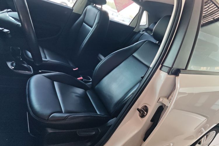 Volkswagen Polo 2018 صورة سيارة #15