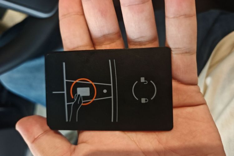 Tesla Model Y 2021 car image #9