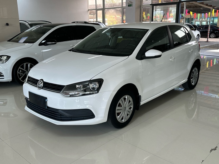 Volkswagen Polo 2015 Volkswagen Polo 2015 car image