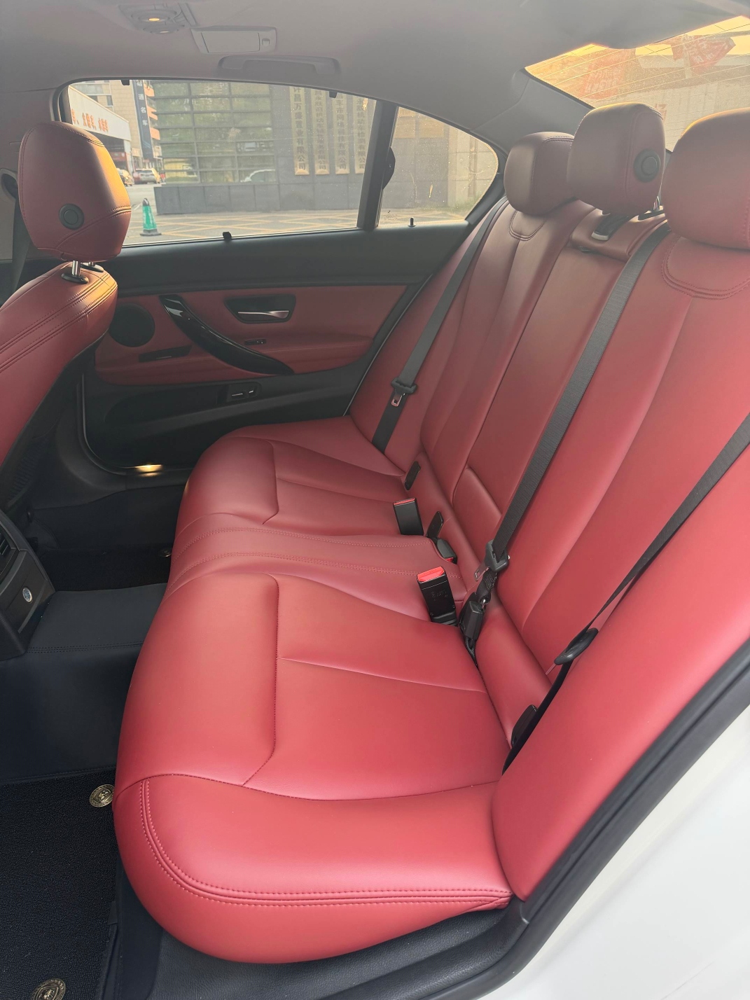 BMW 3 Series 2018 #6 BMW 3 Series 2018 car image #6