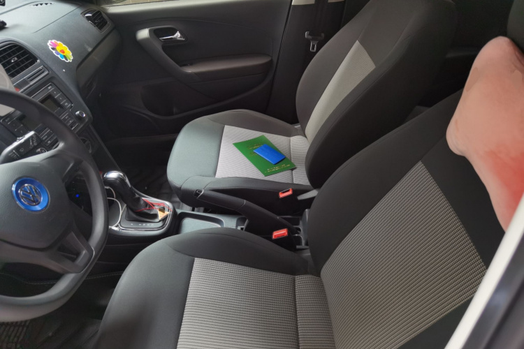 Volkswagen Polo 2017 car image #15