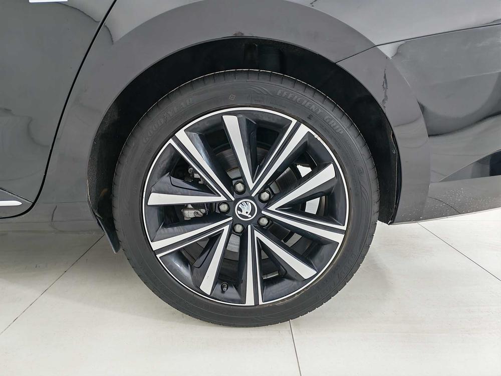 Skoda Superb 2024 imagem de carro #9