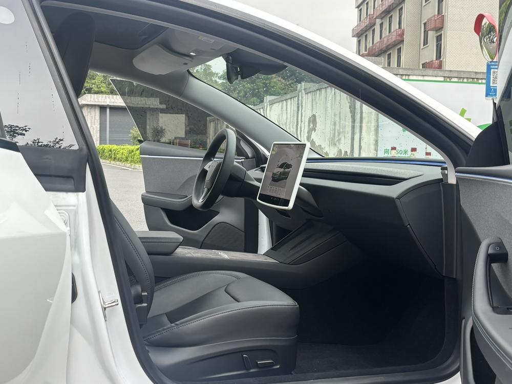 Tesla Model 3 2024 immagine di auto #12