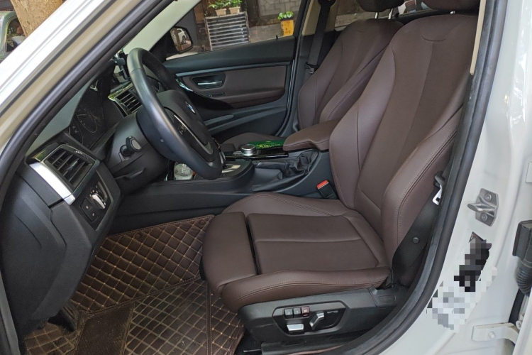BMW 3 Series 2019 #19 BMW 3 Series 2019 car image #19