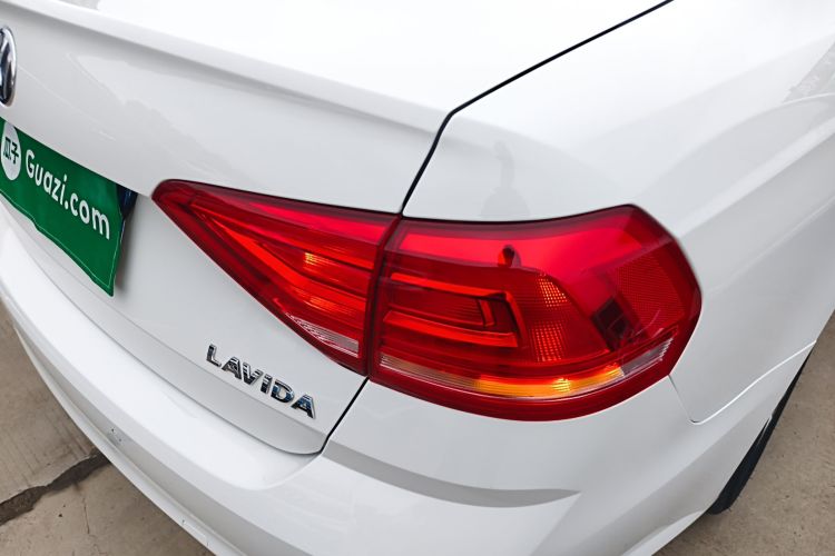 Volkswagen Lavida 2017 car image #8