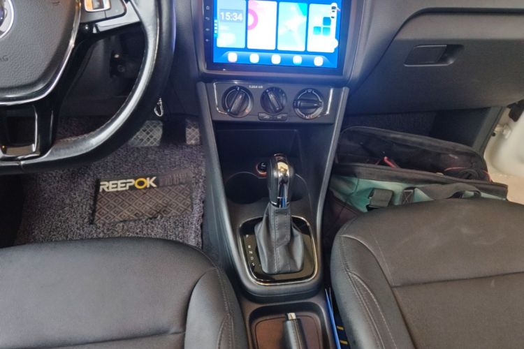 Volkswagen Polo 2016 car image #14
