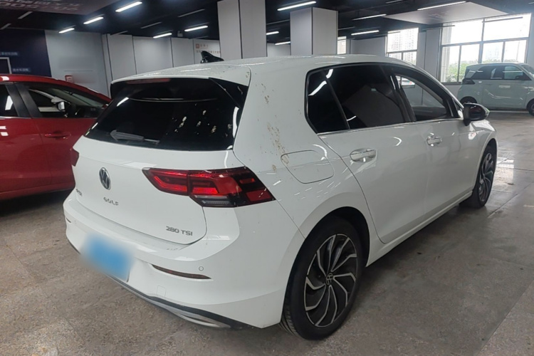 Volkswagen Golf 2022 car image #7