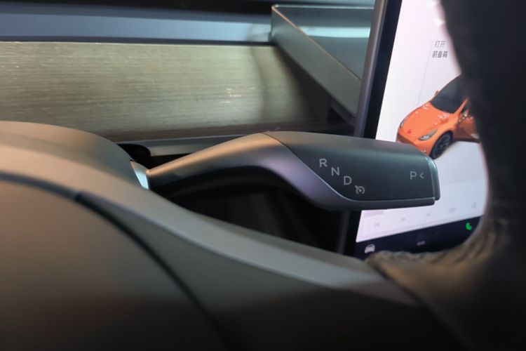 Tesla Model Y 2021 #14 Tesla Model Y 2021 car image #14