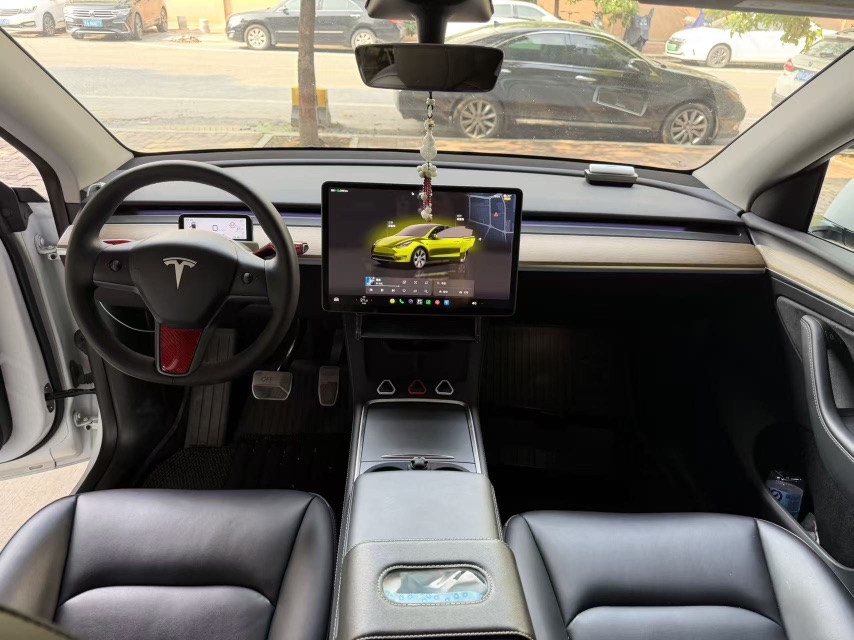 Tesla Model Y 2022 #5 Tesla Model Y 2022 car image #5