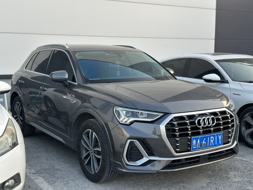 Audi Q3 2020 car image #3