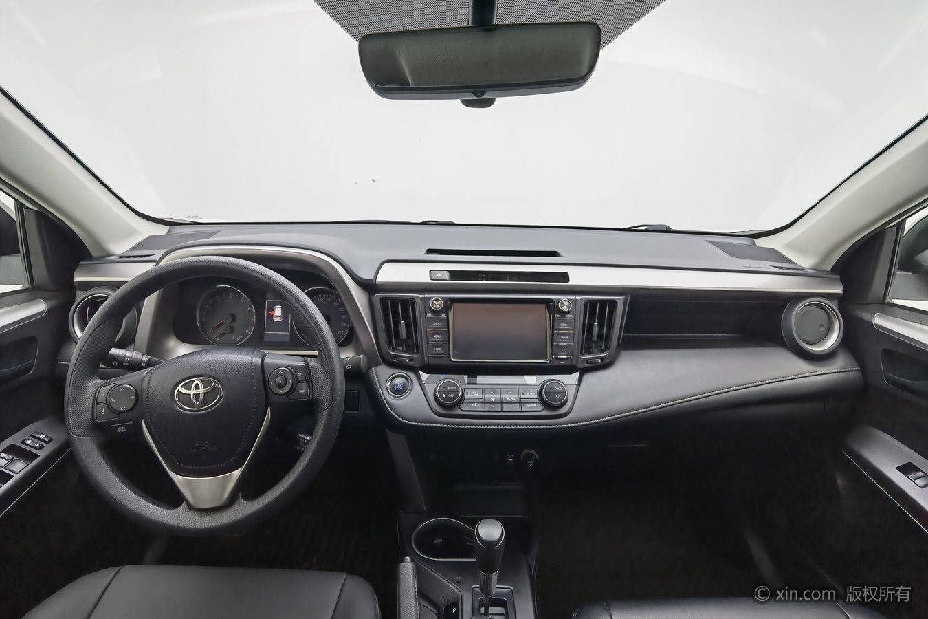 Toyota RAV4 2019 изображение автомобиля #12