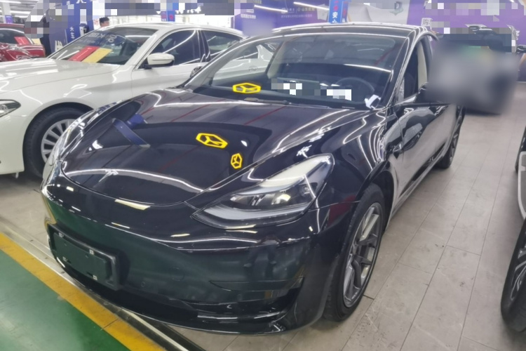Tesla Model 3 2023 car image #2