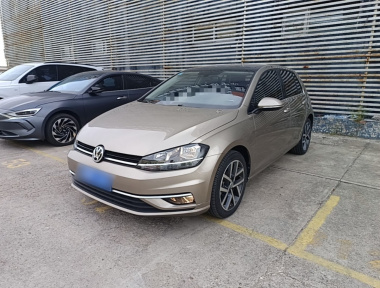 Volkswagen Golf 2018 car image 