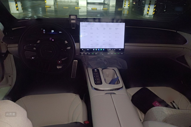 MI SU7 2024 immagine di auto #11